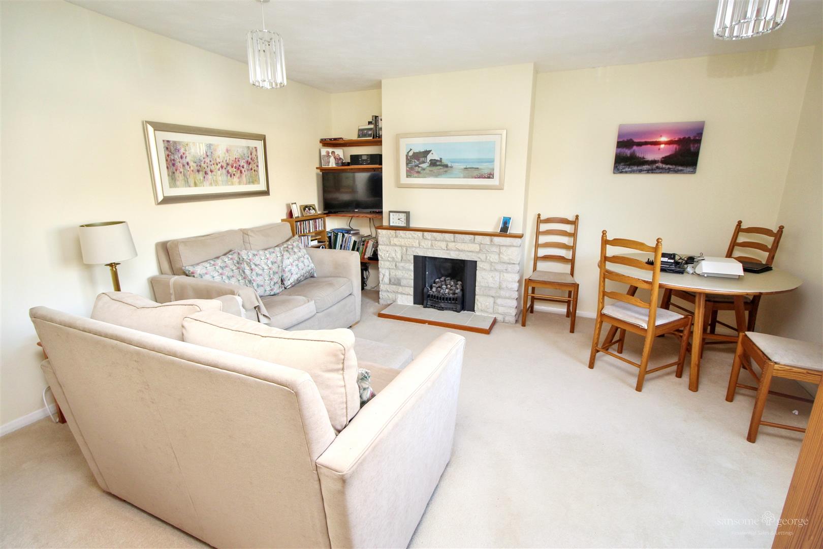 3 bed property in Newbery Close, Reading